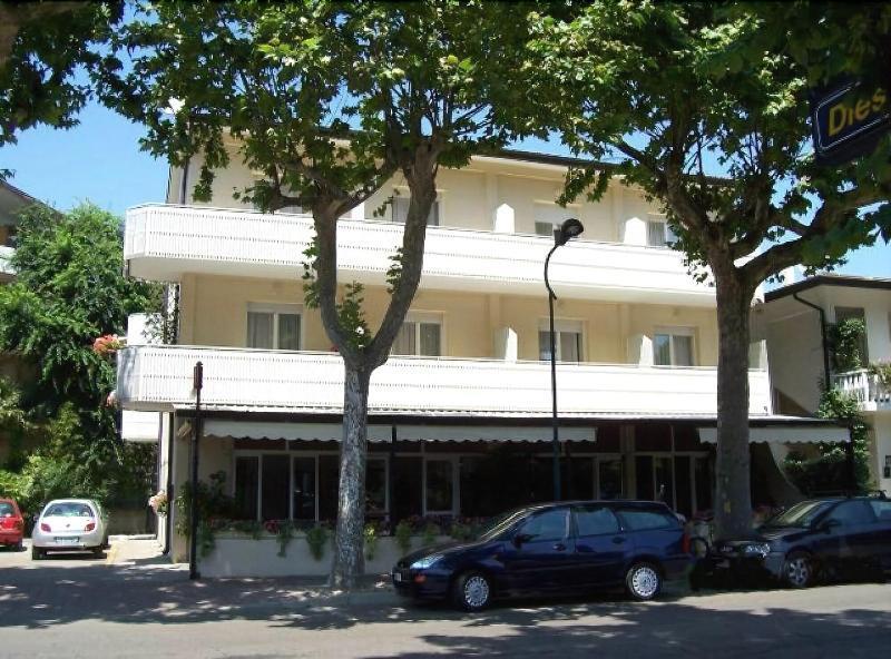 Pensione Imperia Lignano Sabbiadoro Exterior foto