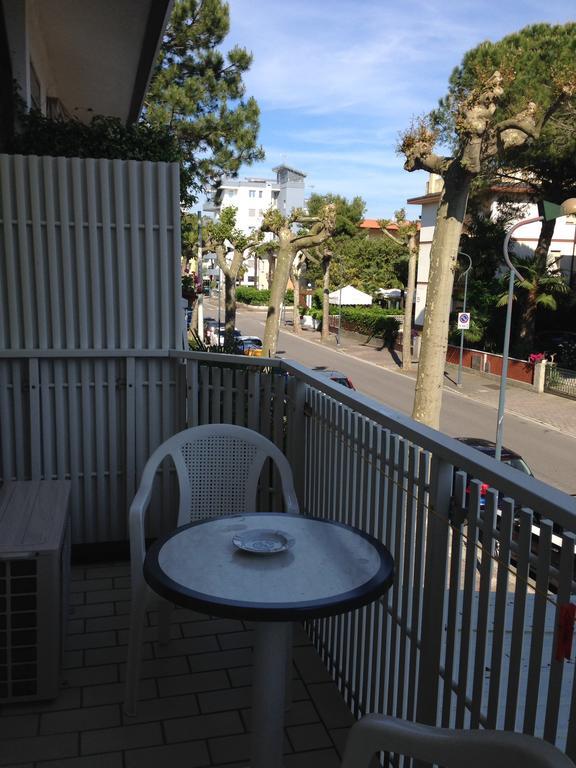 Pensione Imperia Lignano Sabbiadoro Exterior foto