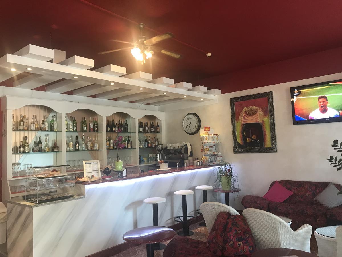Pensione Imperia Lignano Sabbiadoro Exterior foto