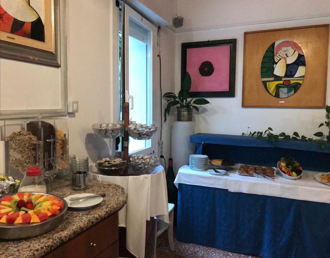 Pensione Imperia Lignano Sabbiadoro Exterior foto